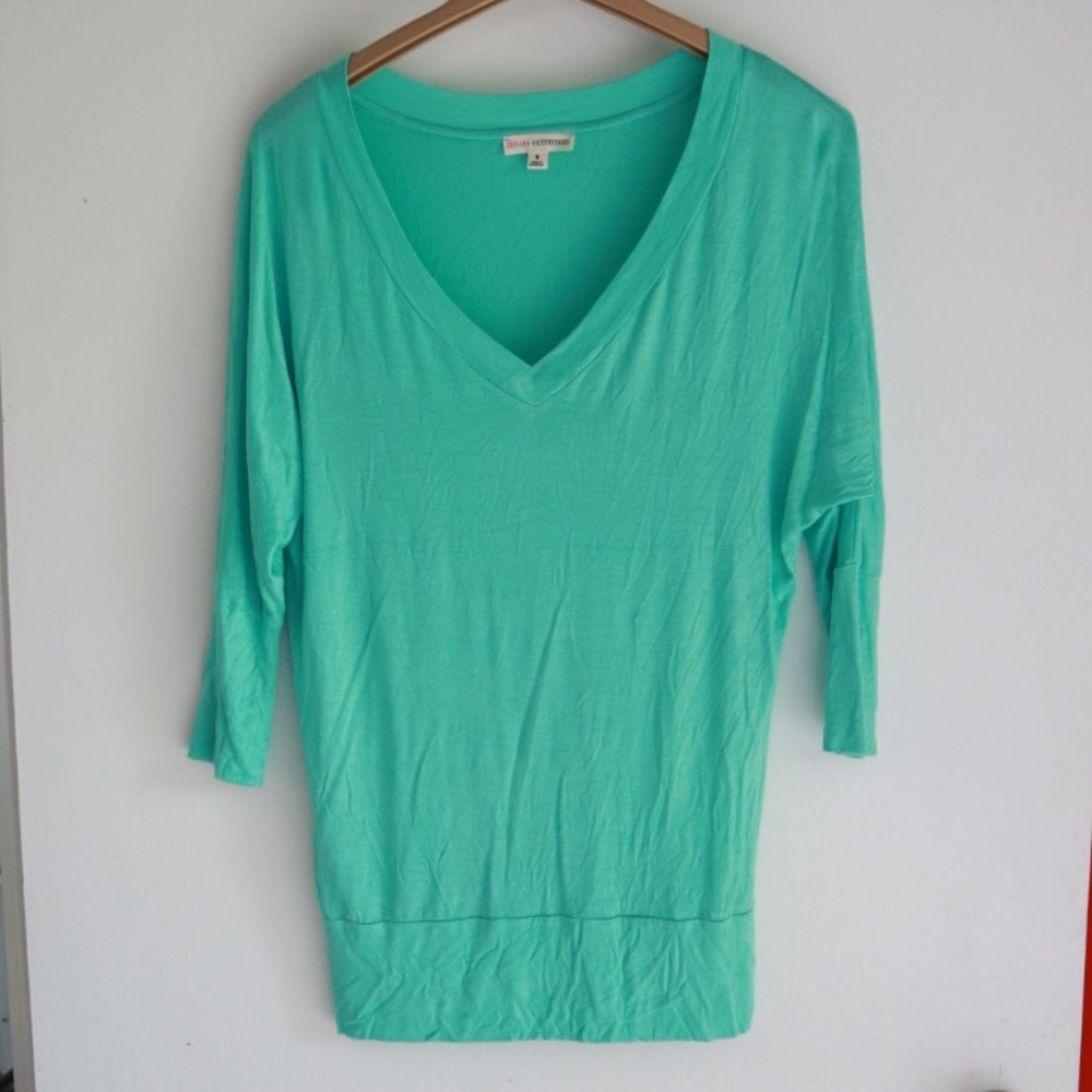 Zenana Outfitters size small shirt